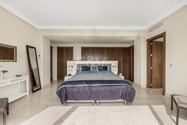 Mediterranean Benahavís Miejska Willa z widokiem na morze panoramiczne i góry.