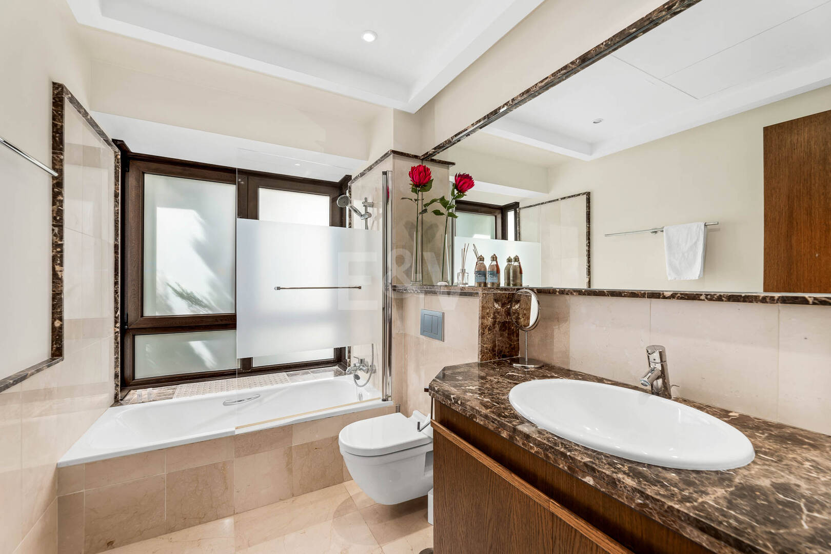 Mediterranean Benahavís Miejska Willa z widokiem na morze panoramiczne i góry.