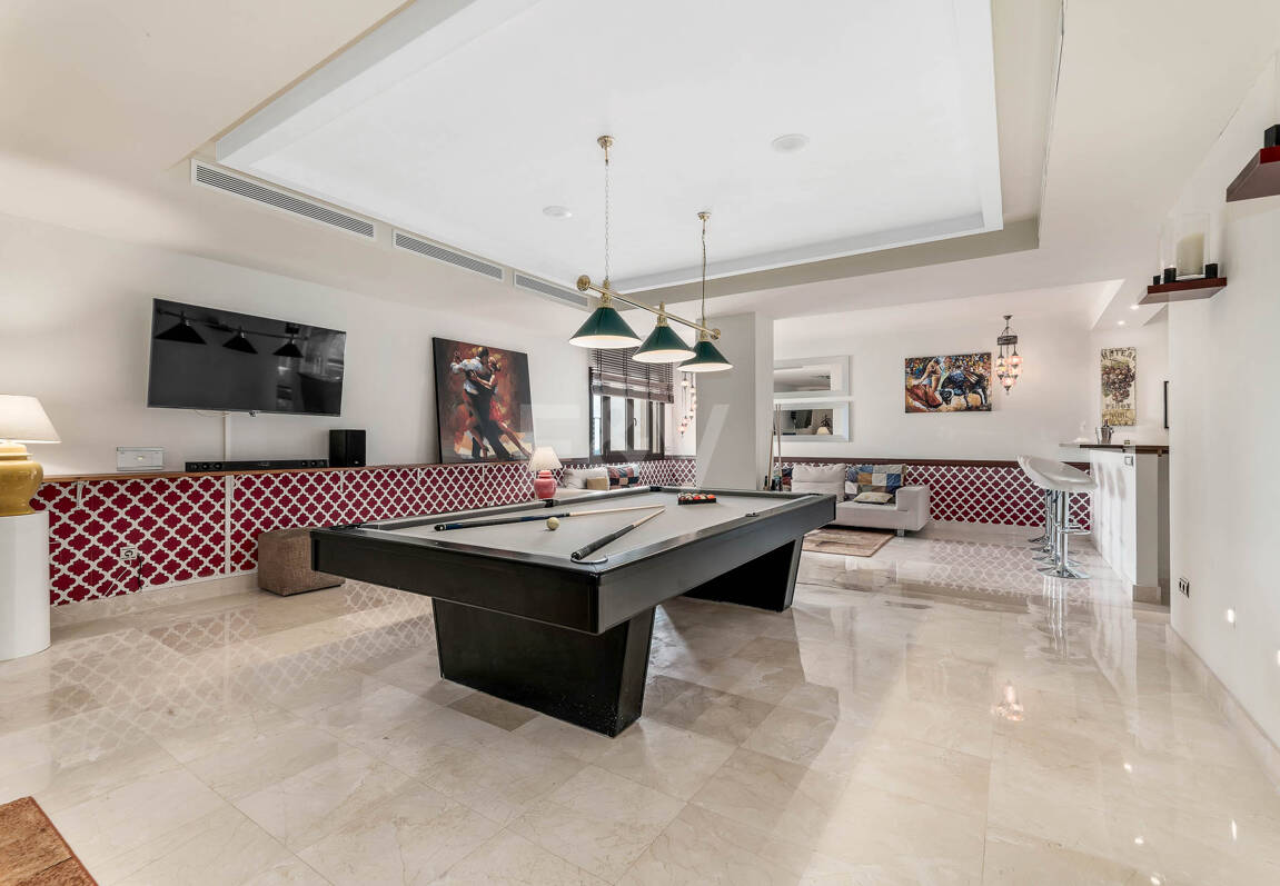 Mediterranean Benahavís Miejska Willa z widokiem na morze panoramiczne i góry.