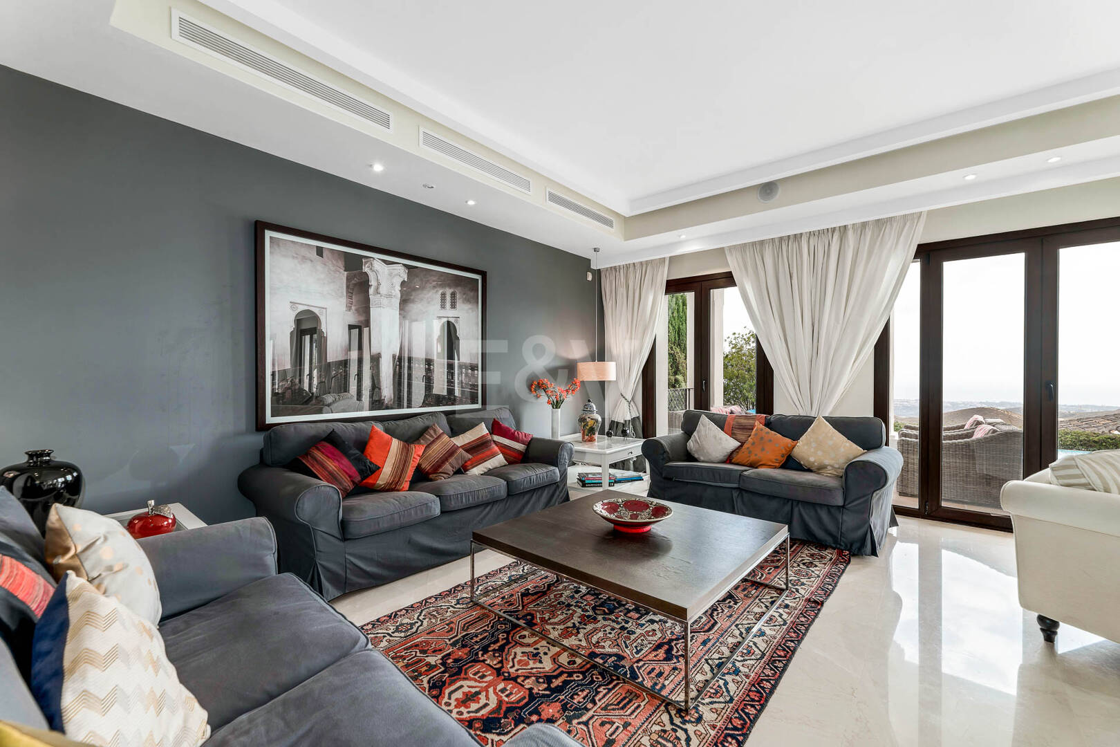 Mediterranean Benahavís Miejska Willa z widokiem na morze panoramiczne i góry.