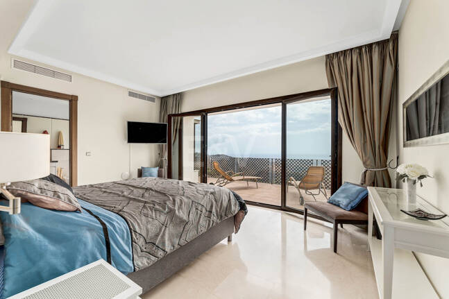 Mediterranean Benahavís Miejska Willa z widokiem na morze panoramiczne i góry.