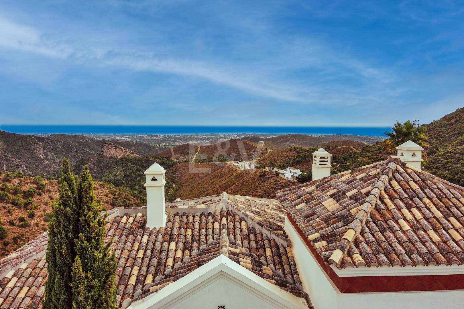 Mediterranean Benahavís Miejska Willa z widokiem na morze panoramiczne i góry.
