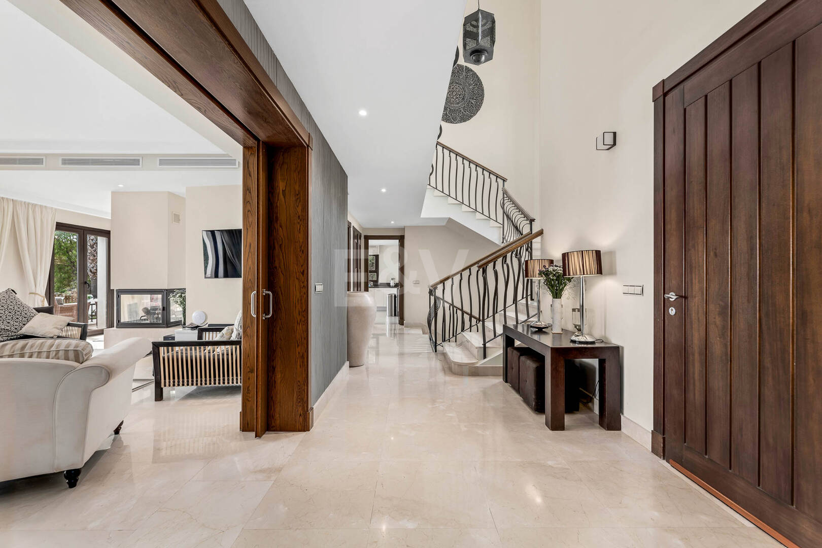 Mediterranean Benahavís Miejska Willa z widokiem na morze panoramiczne i góry.