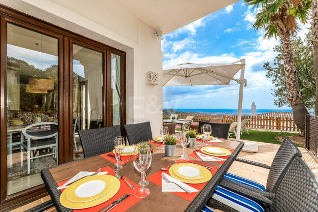 Mediterranean Benahavís Miejska Willa z widokiem na morze panoramiczne i góry.