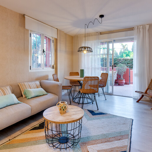 Bright and Modern Apartment Next to the Beach