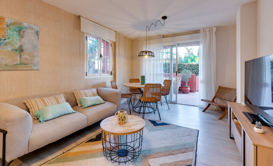 Bright and Modern Apartment Next to the Beach