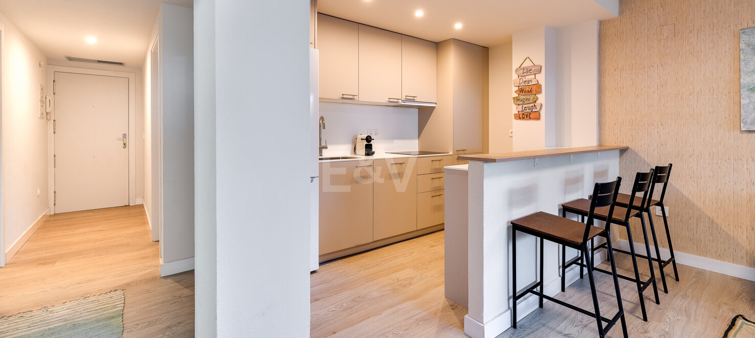 Bright and Modern Apartment Next to the Beach