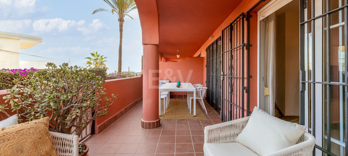 Bright and Modern Apartment Next to the Beach