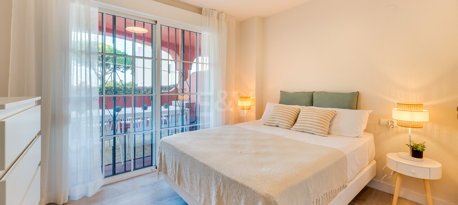 Bright and Modern Apartment Next to the Beach