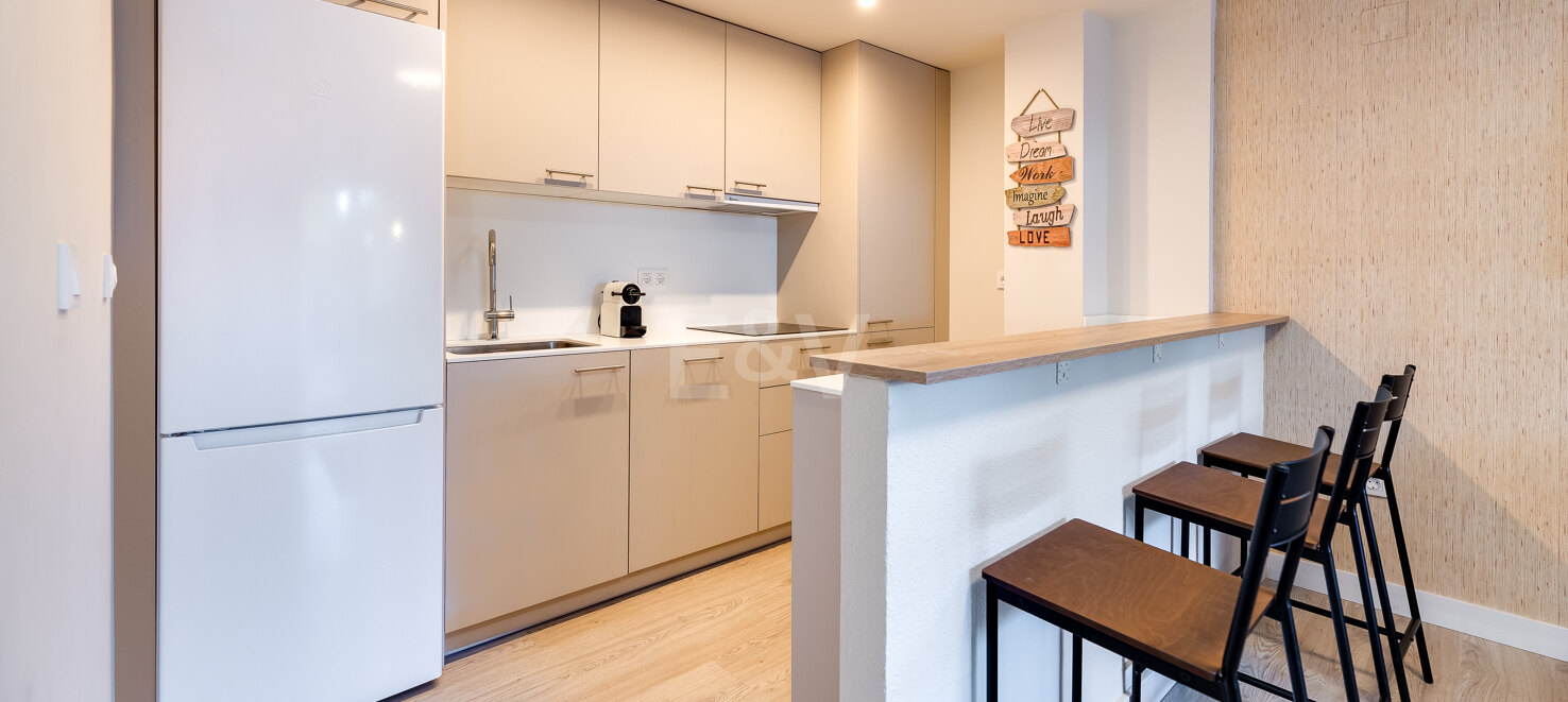Bright and Modern Apartment Next to the Beach