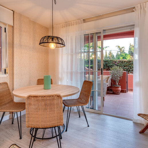 Bright and Modern Apartment Next to the Beach