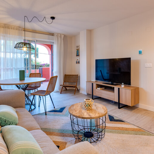 Bright and Modern Apartment Next to the Beach