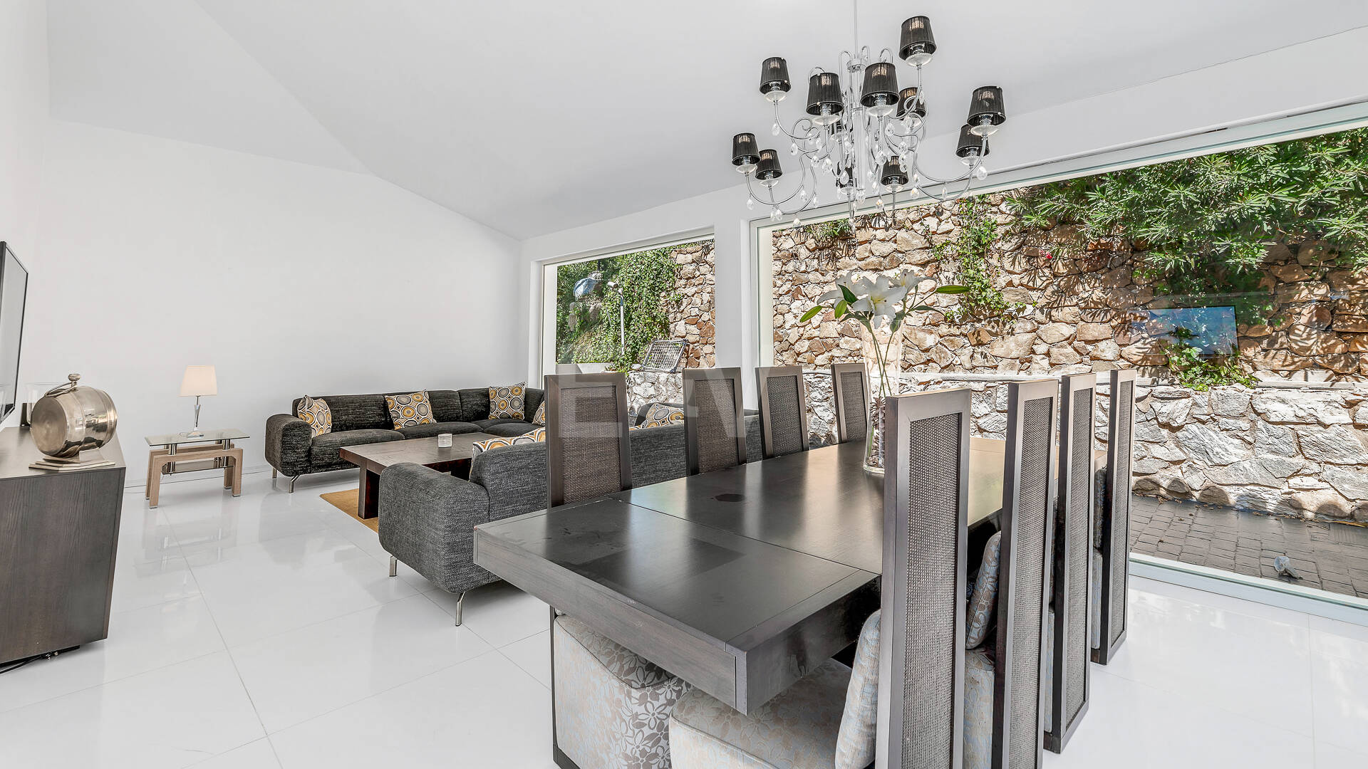 Modern Villa i Hacienda Las Chapas med havsutsikt