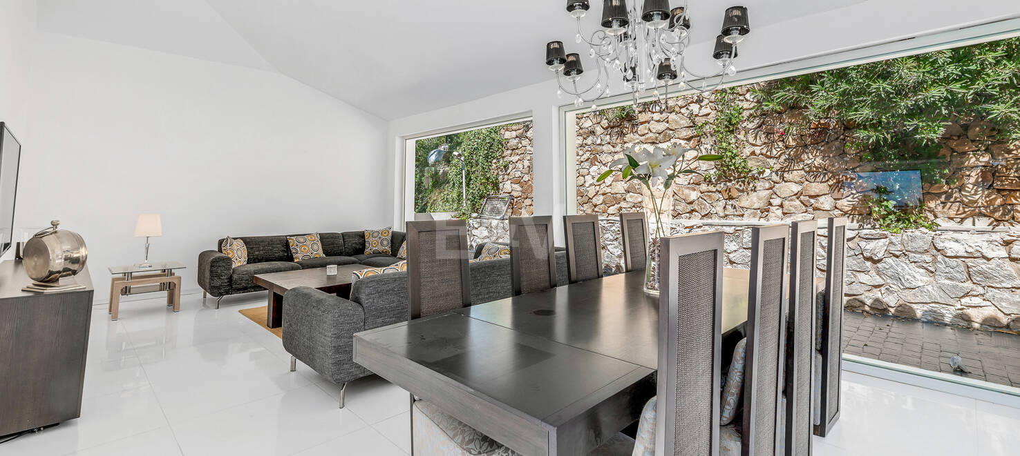 Modern Villa i Hacienda Las Chapas med havsutsikt