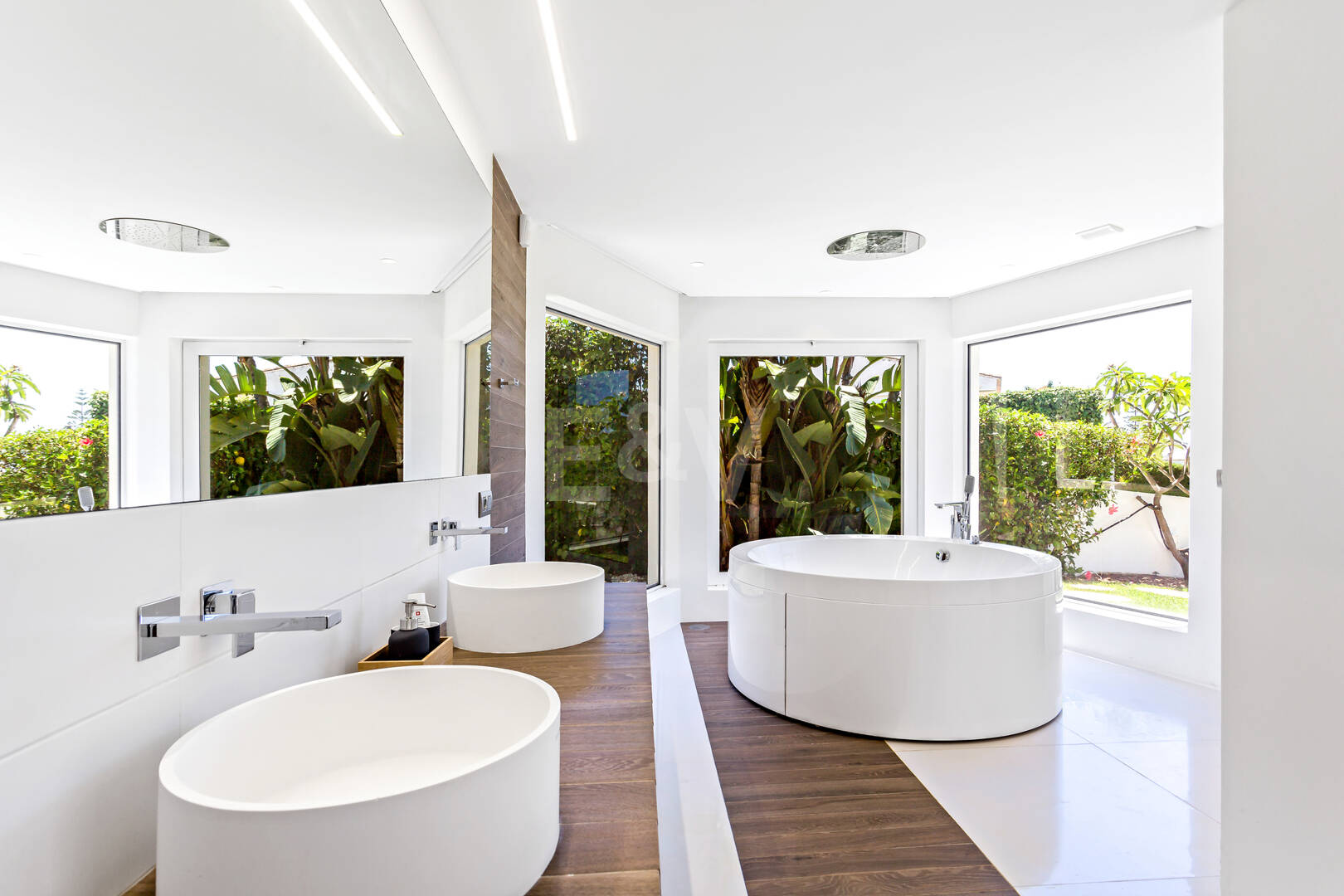 Villa moderna en Hacienda Las Chapas con impresionantes vistas al mar