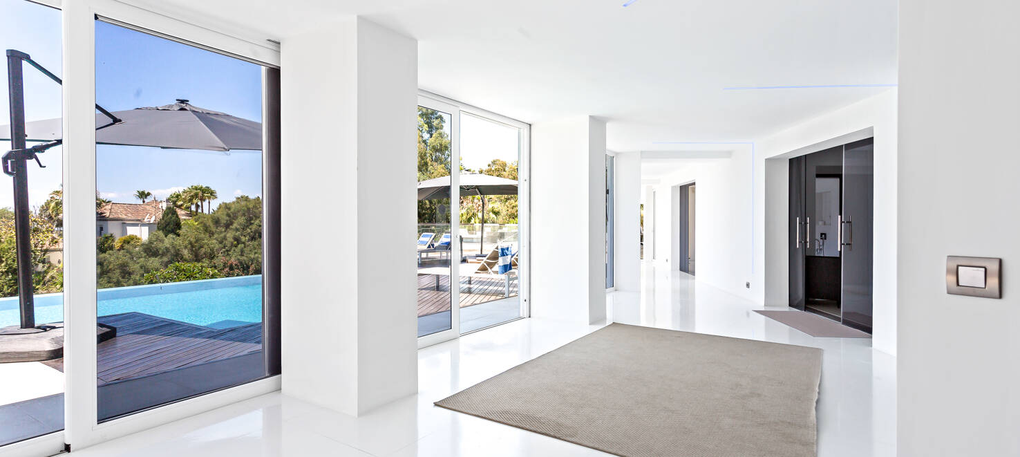 Modern Villa i Hacienda Las Chapas med havsutsikt