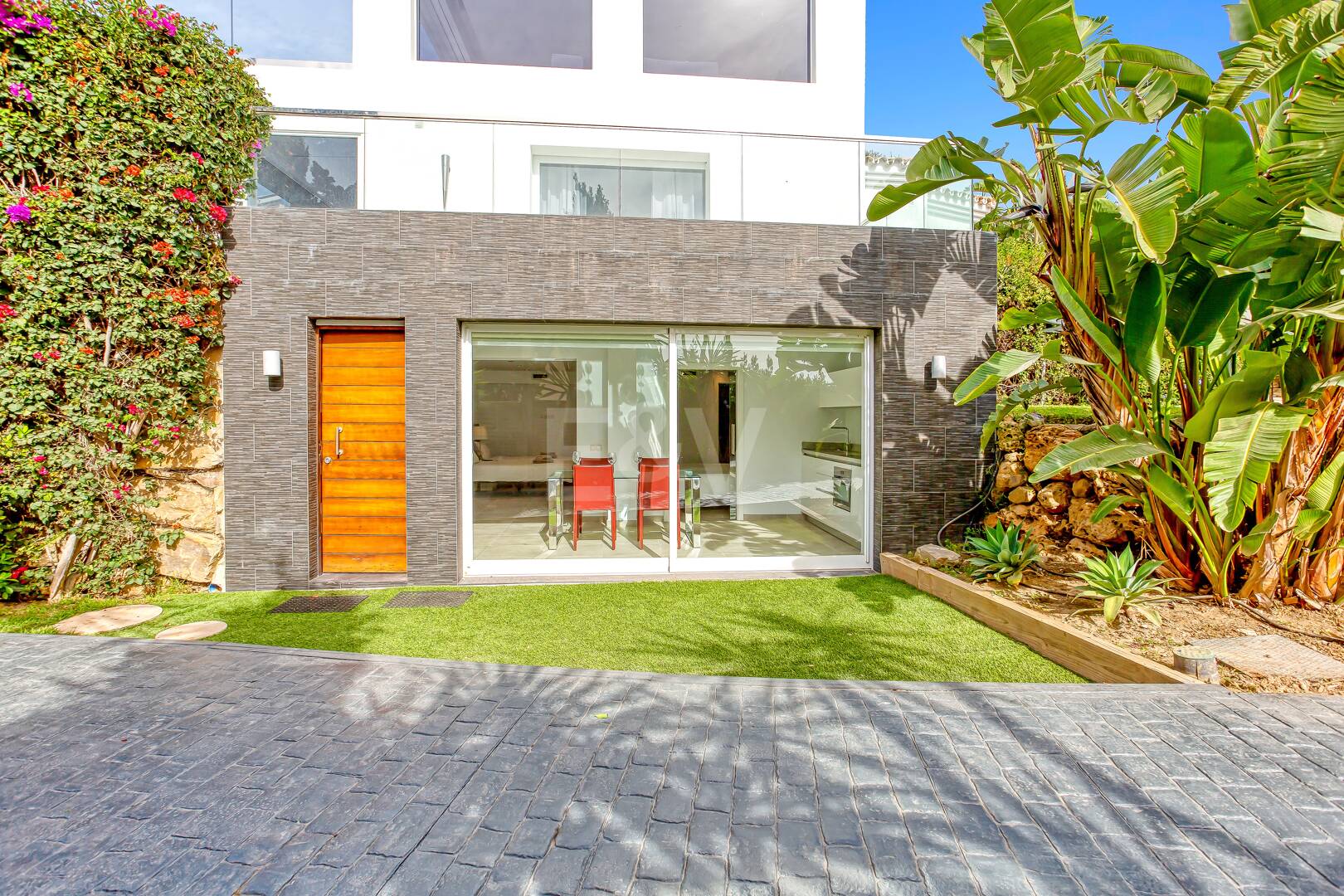 Modern Villa i Hacienda Las Chapas med havsutsikt