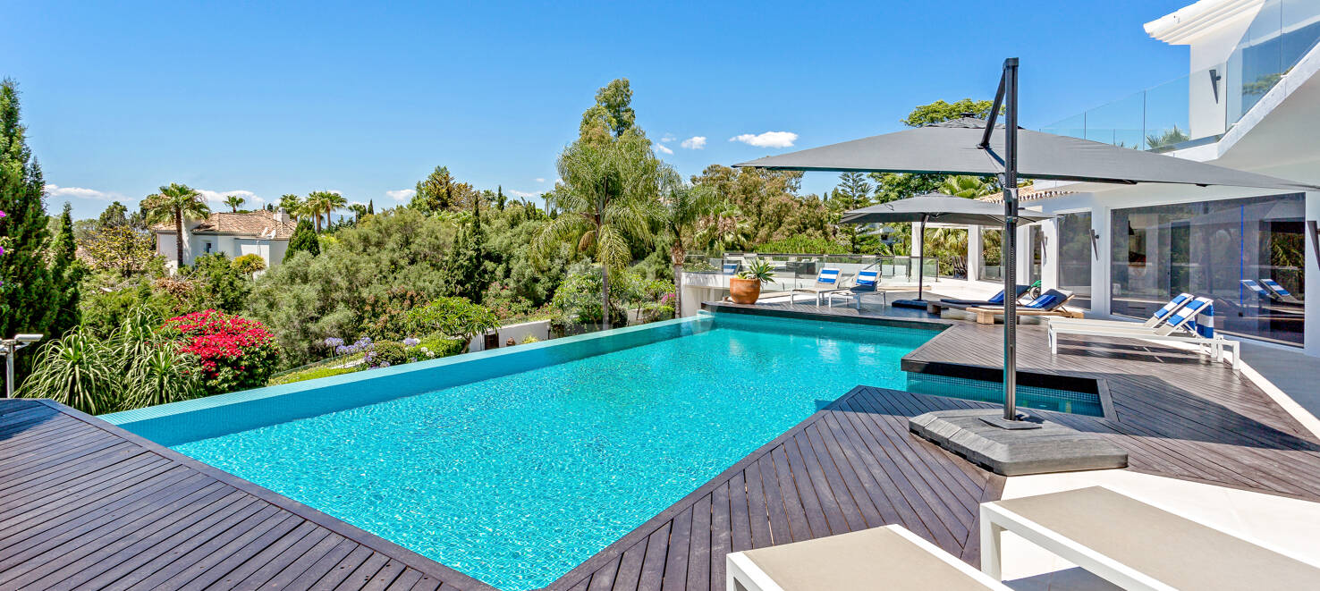 Modern Villa i Hacienda Las Chapas med havsutsikt