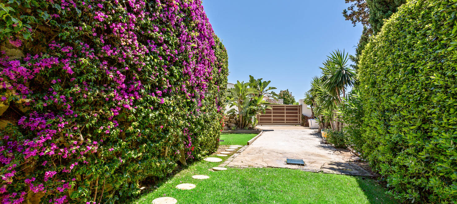 Modern Villa i Hacienda Las Chapas med havsutsikt