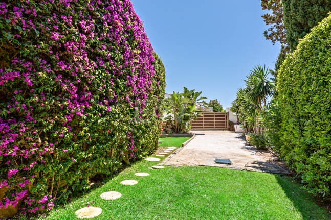 Modern Villa i Hacienda Las Chapas med havsutsikt