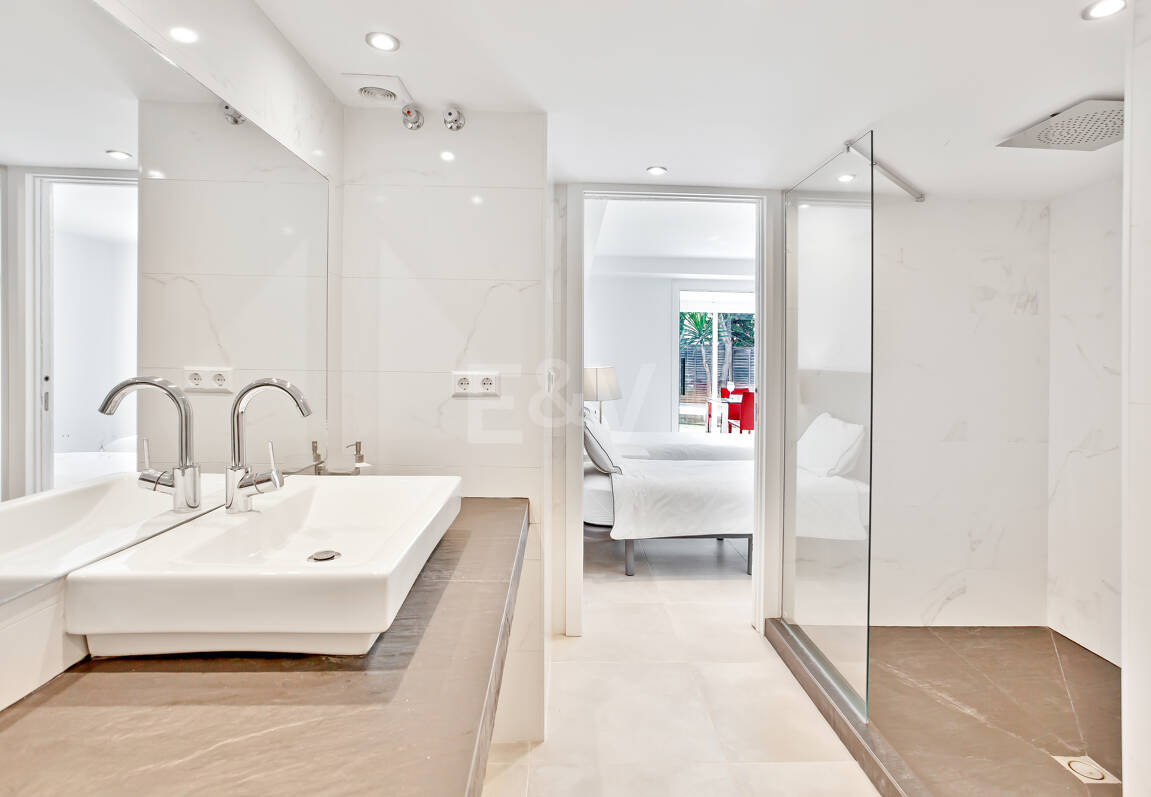 Modern Villa i Hacienda Las Chapas med havsutsikt