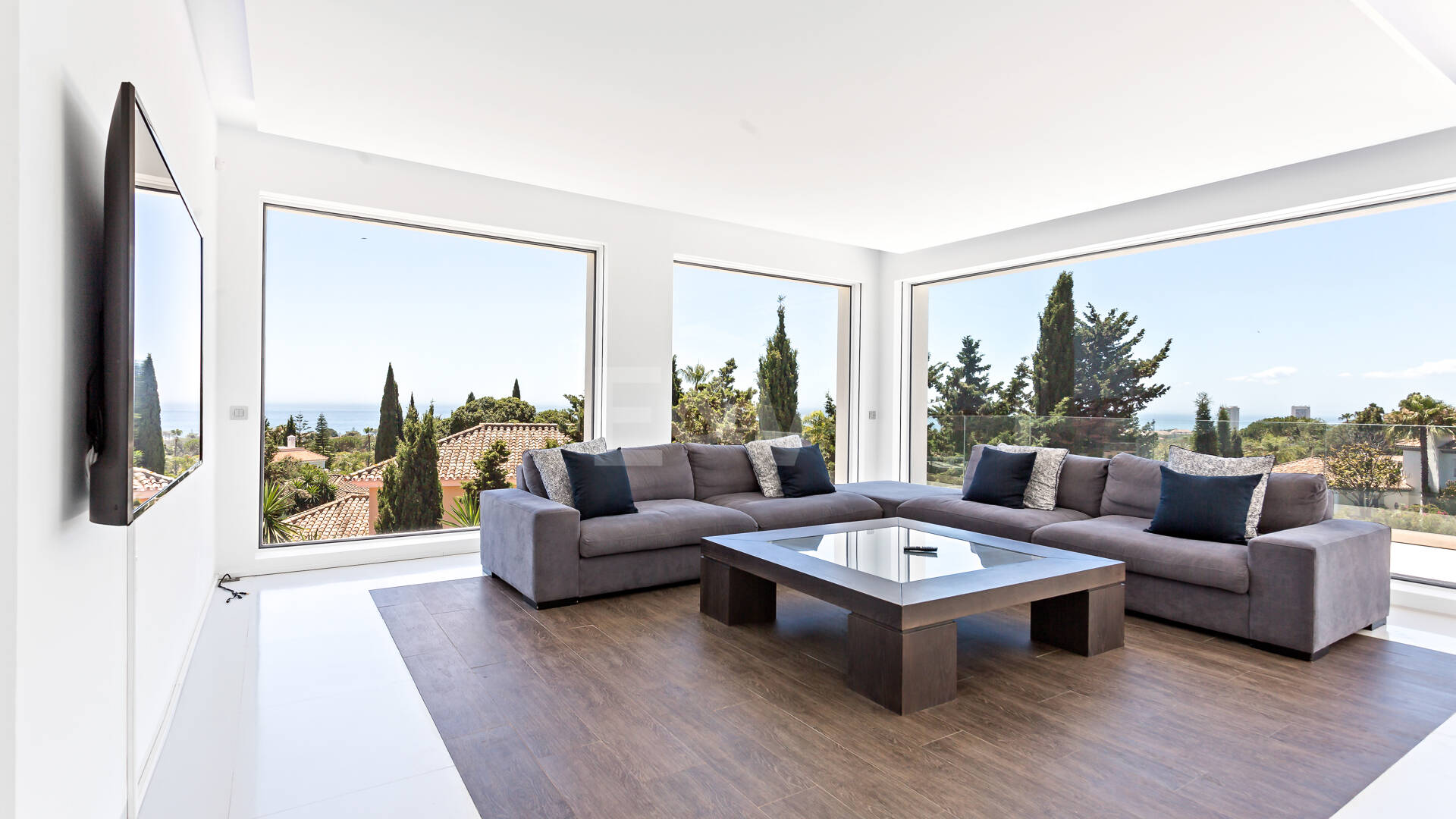 Modern Villa i Hacienda Las Chapas med havsutsikt