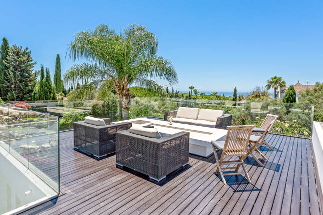 Modern Villa i Hacienda Las Chapas med havsutsikt