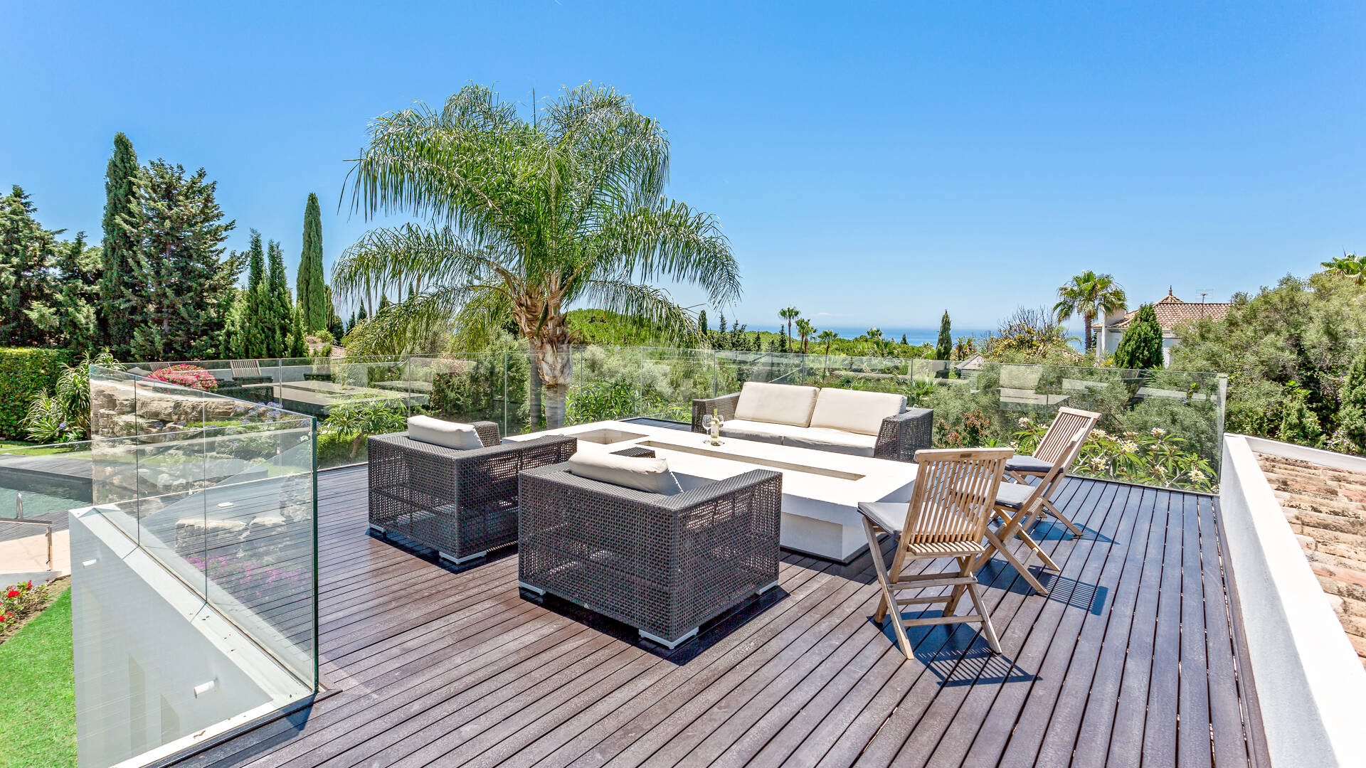 Modern Villa i Hacienda Las Chapas med havsutsikt