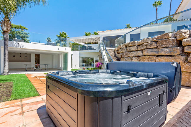 Villa moderna en Hacienda Las Chapas con impresionantes vistas al mar