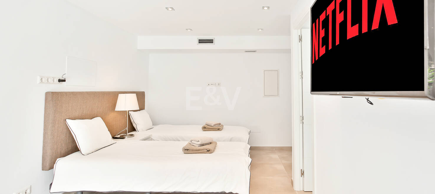 Modern Villa i Hacienda Las Chapas med havsutsikt