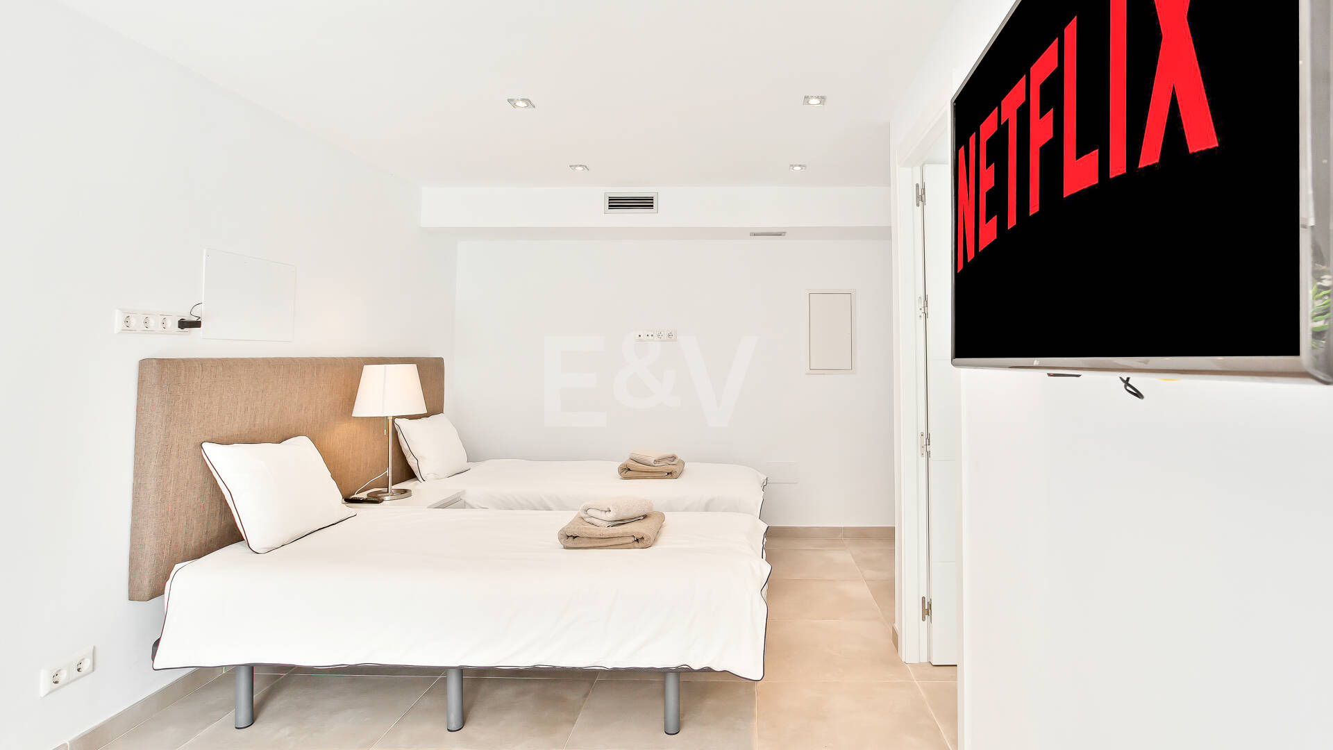 Modern Villa i Hacienda Las Chapas med havsutsikt