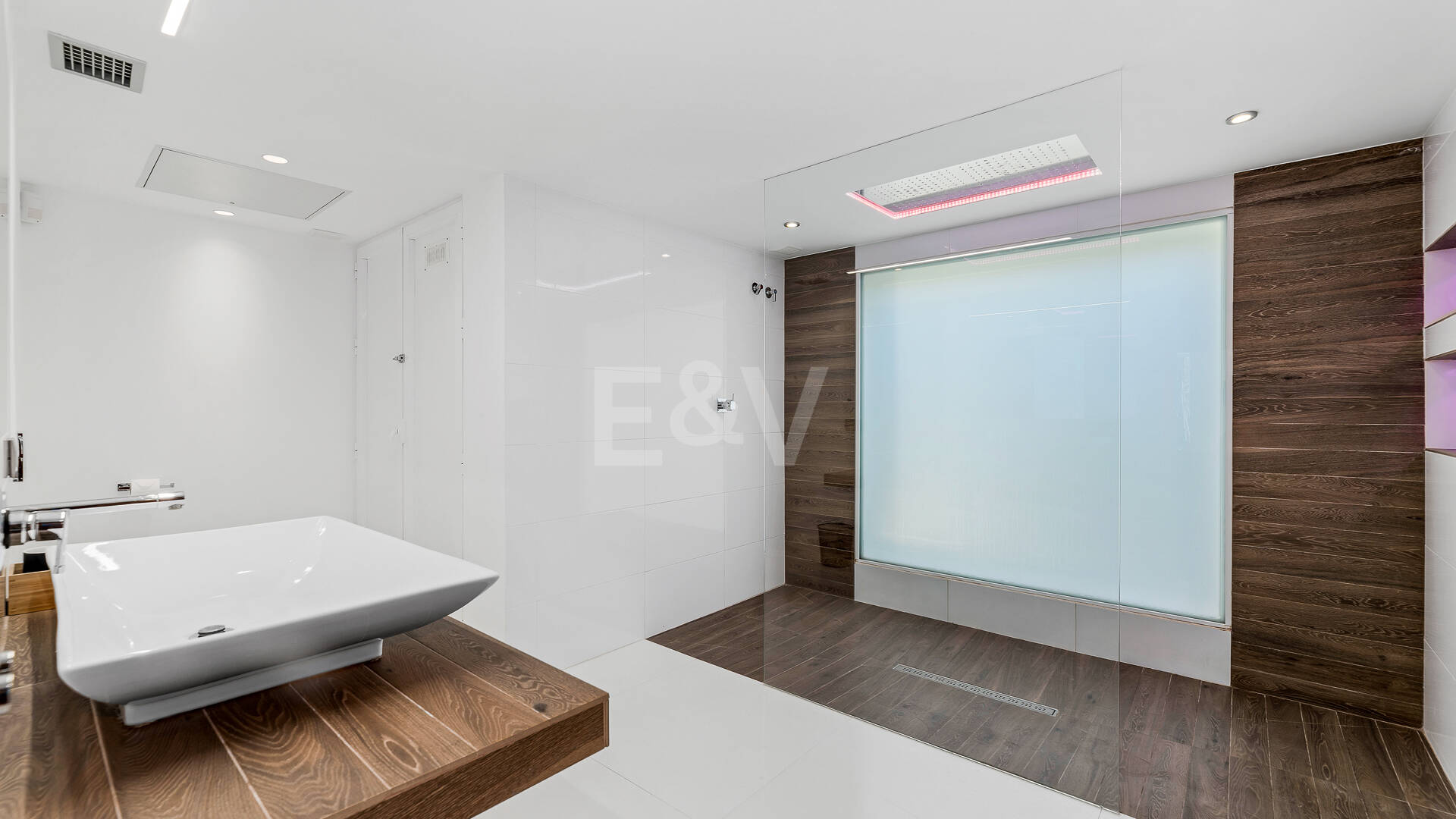 Modern Villa i Hacienda Las Chapas med havsutsikt