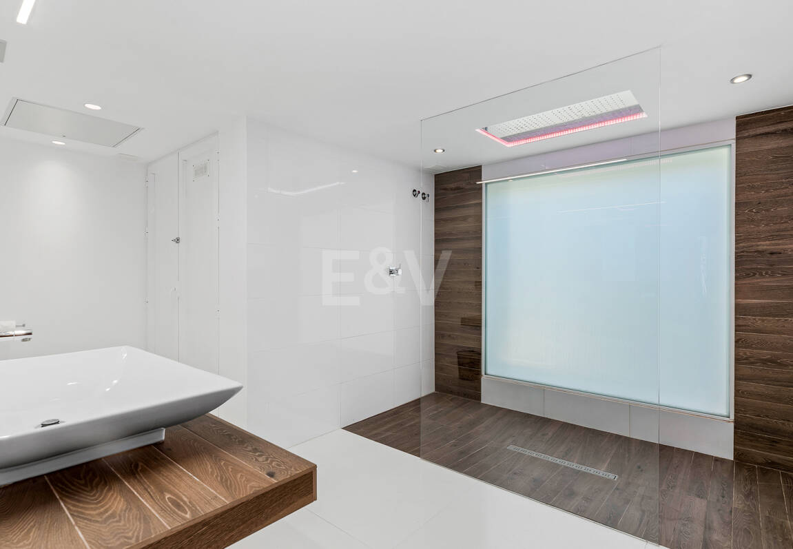 Modern Villa i Hacienda Las Chapas med havsutsikt