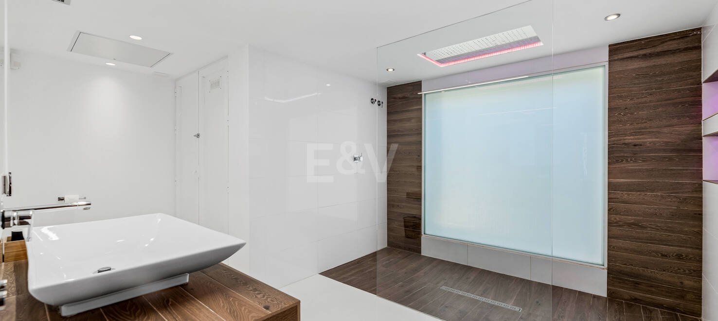 Modern Villa i Hacienda Las Chapas med havsutsikt