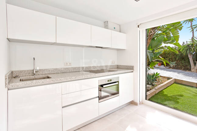 Modern Villa i Hacienda Las Chapas med havsutsikt