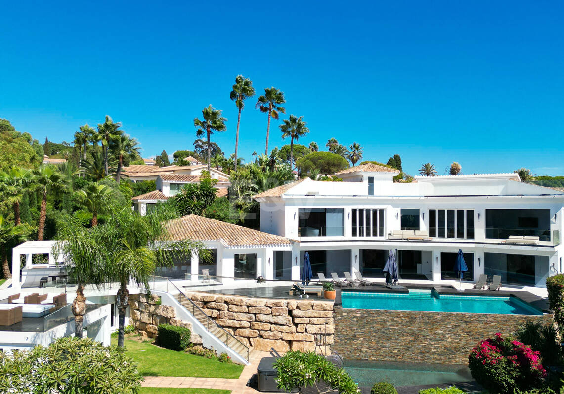 Modern Villa i Hacienda Las Chapas med havsutsikt