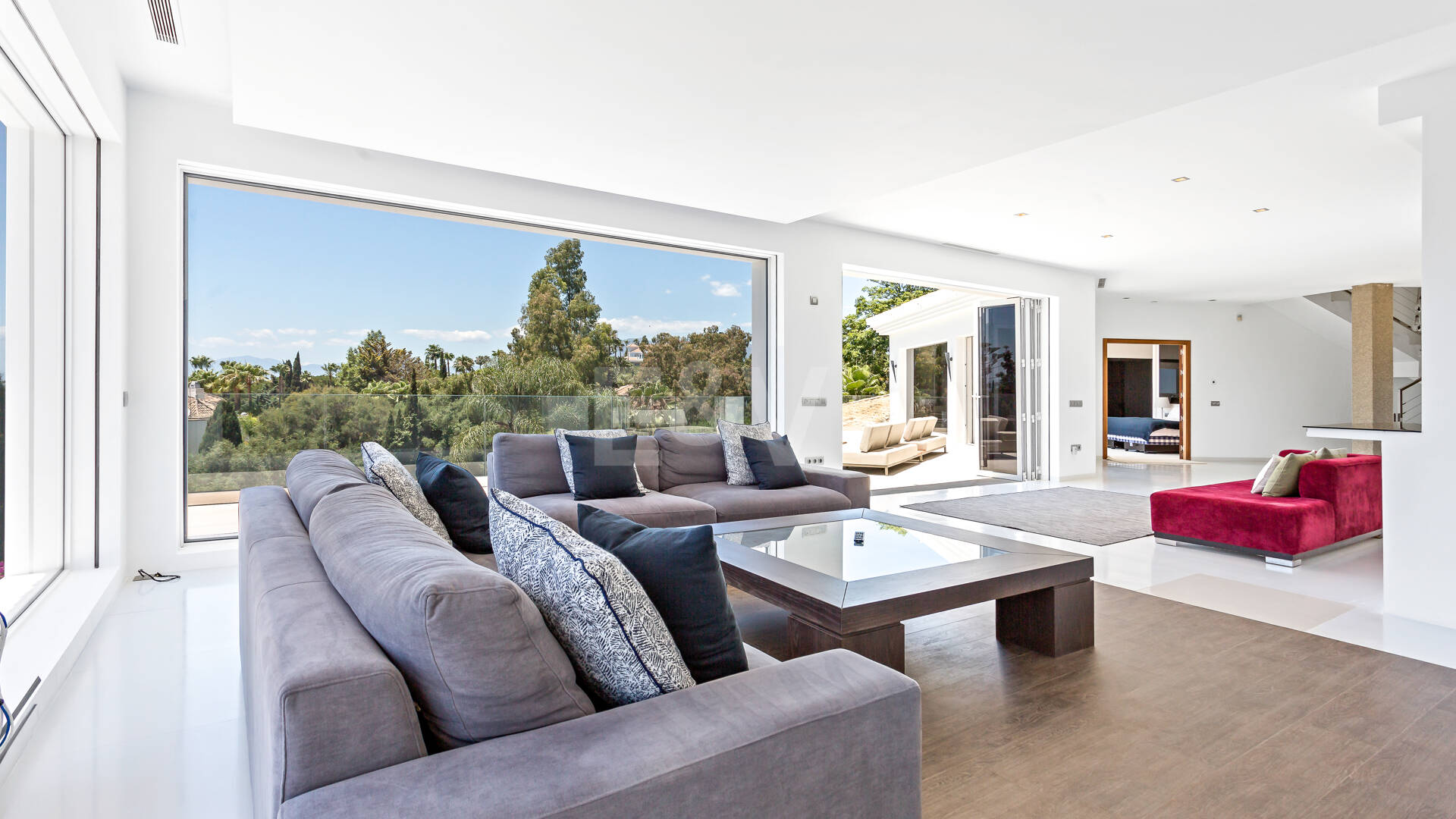 Modern Villa i Hacienda Las Chapas med havsutsikt