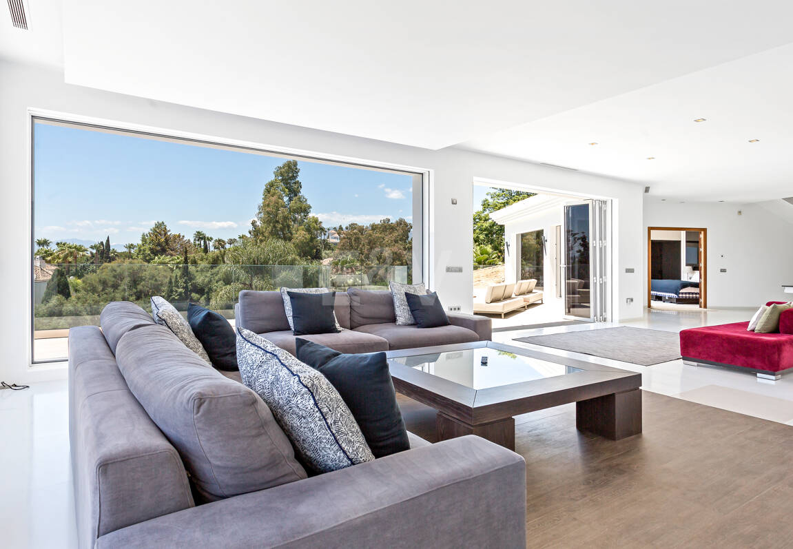 Modern Villa i Hacienda Las Chapas med havsutsikt