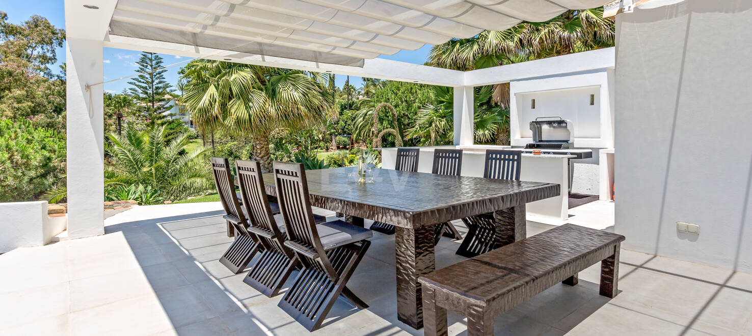 Modern Villa i Hacienda Las Chapas med havsutsikt