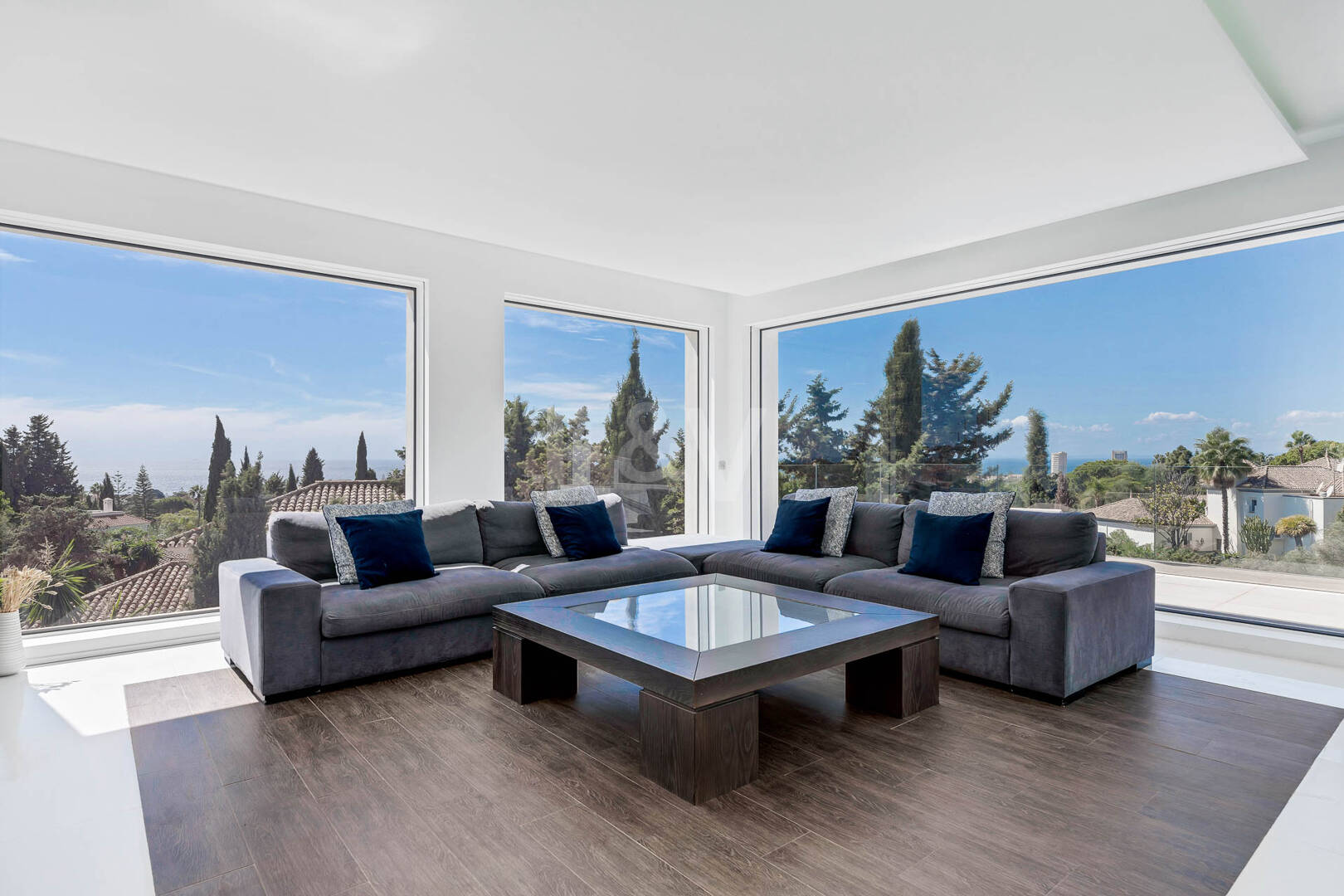 Villa moderna en Hacienda Las Chapas con impresionantes vistas al mar