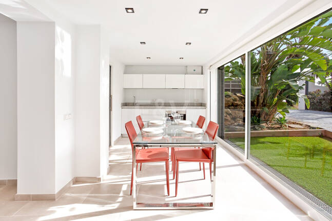 Villa moderna en Hacienda Las Chapas con impresionantes vistas al mar