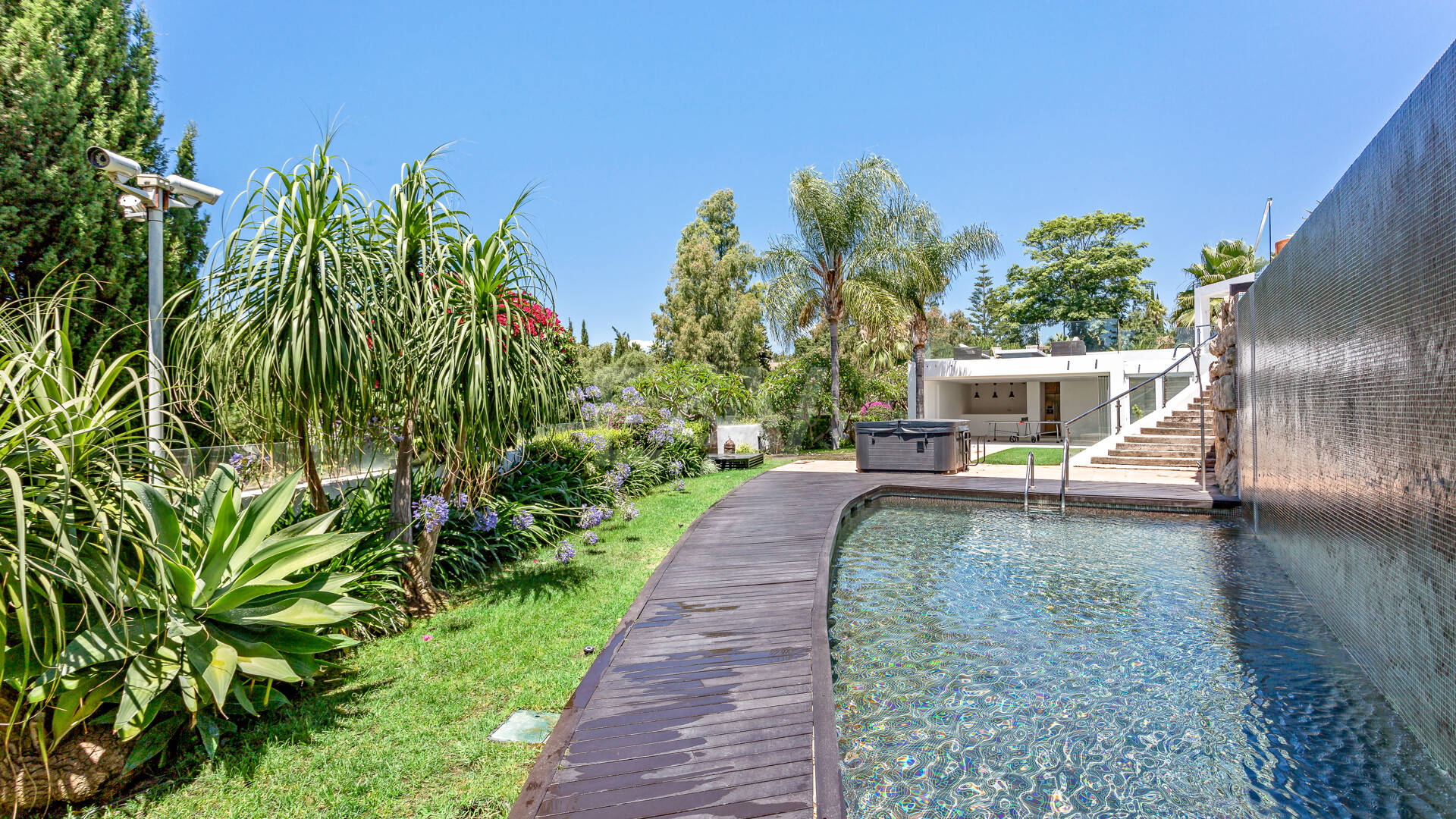 Modern Villa i Hacienda Las Chapas med havsutsikt