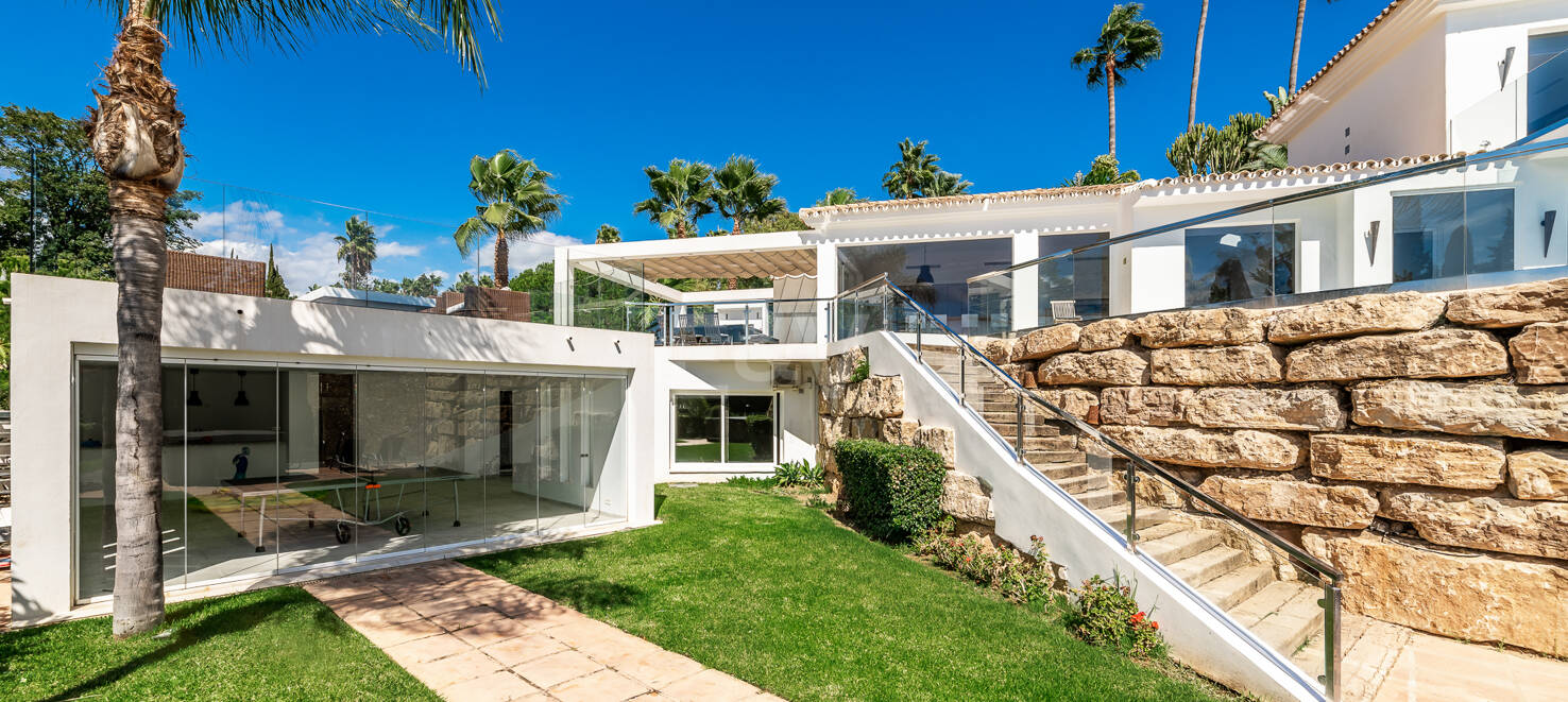 Modern Villa i Hacienda Las Chapas med havsutsikt