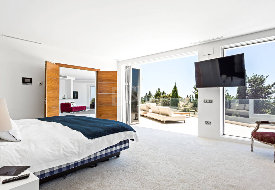 Modern Villa i Hacienda Las Chapas med havsutsikt