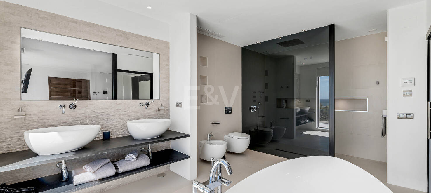 Modern Villa i Hacienda Las Chapas med havsutsikt