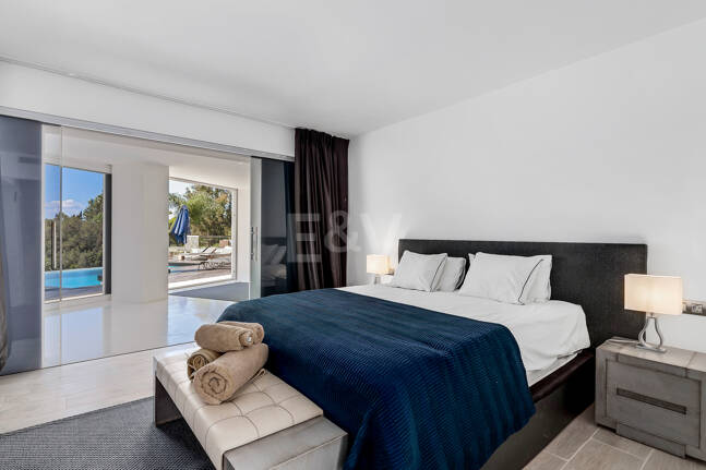 Modern Villa i Hacienda Las Chapas med havsutsikt