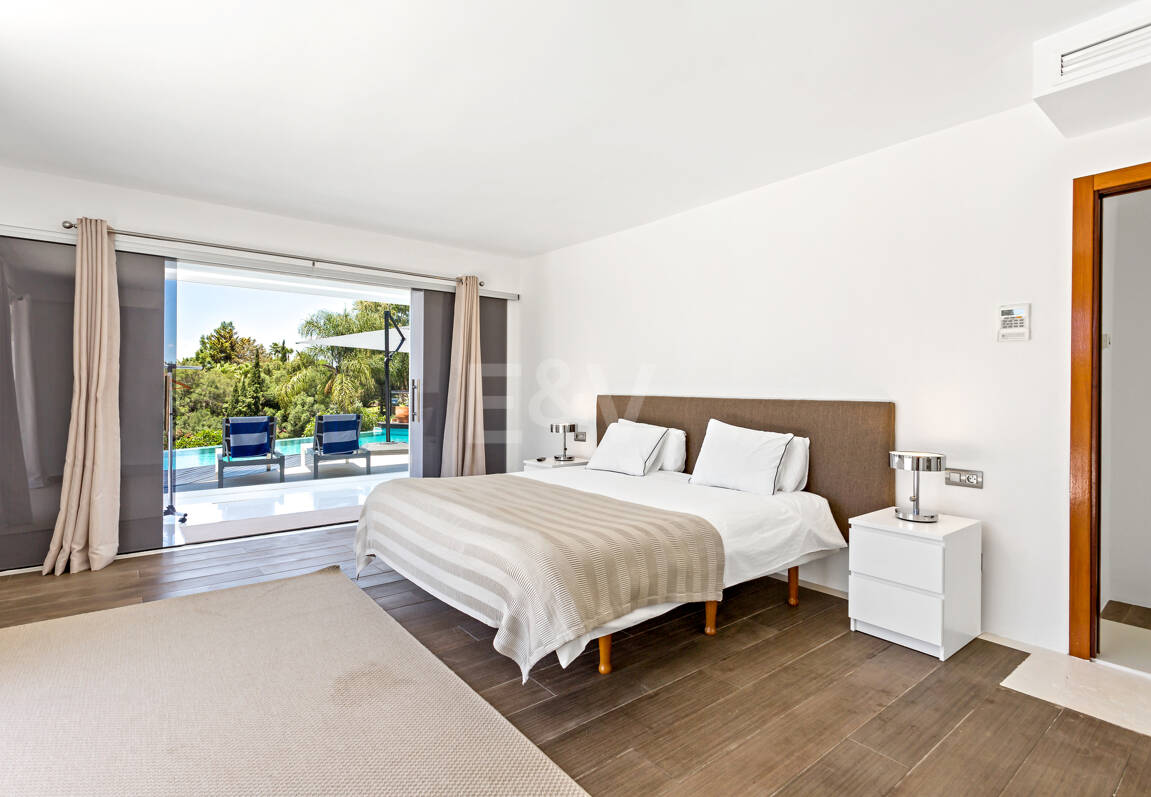 Villa moderna en Hacienda Las Chapas con impresionantes vistas al mar