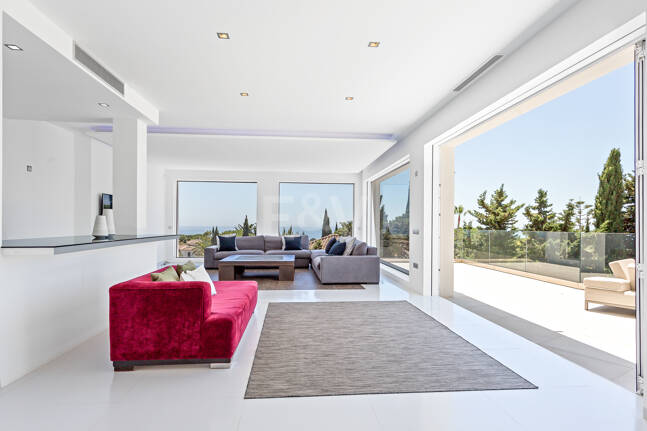 Modern Villa i Hacienda Las Chapas med havsutsikt