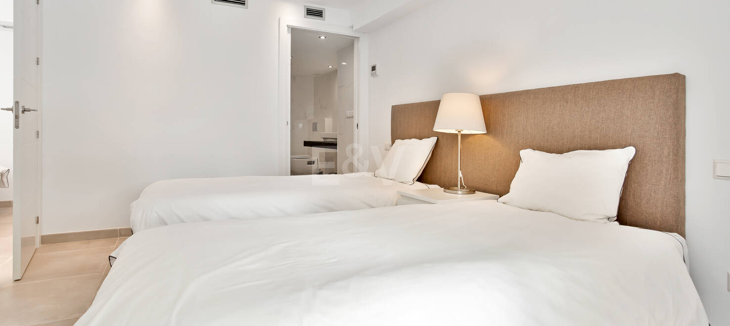 Modern Villa i Hacienda Las Chapas med havsutsikt