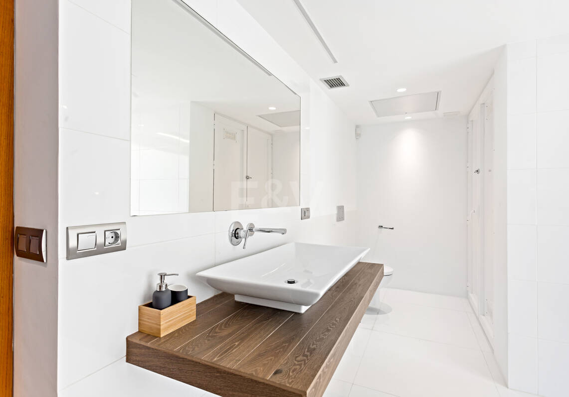Modern Villa i Hacienda Las Chapas med havsutsikt